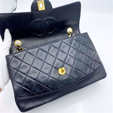 chanel single flap medium